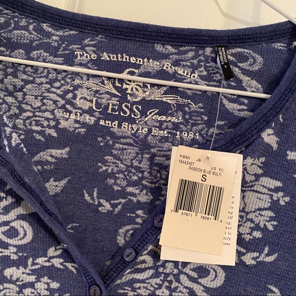 Guess long sleeve with patterns - Picture 2 of 4